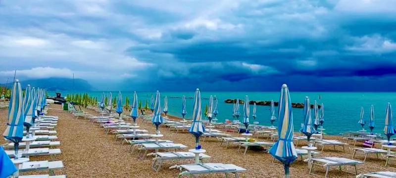 Villaggio I Giardini Del Conero Порто-Реканати Экстерьер фото